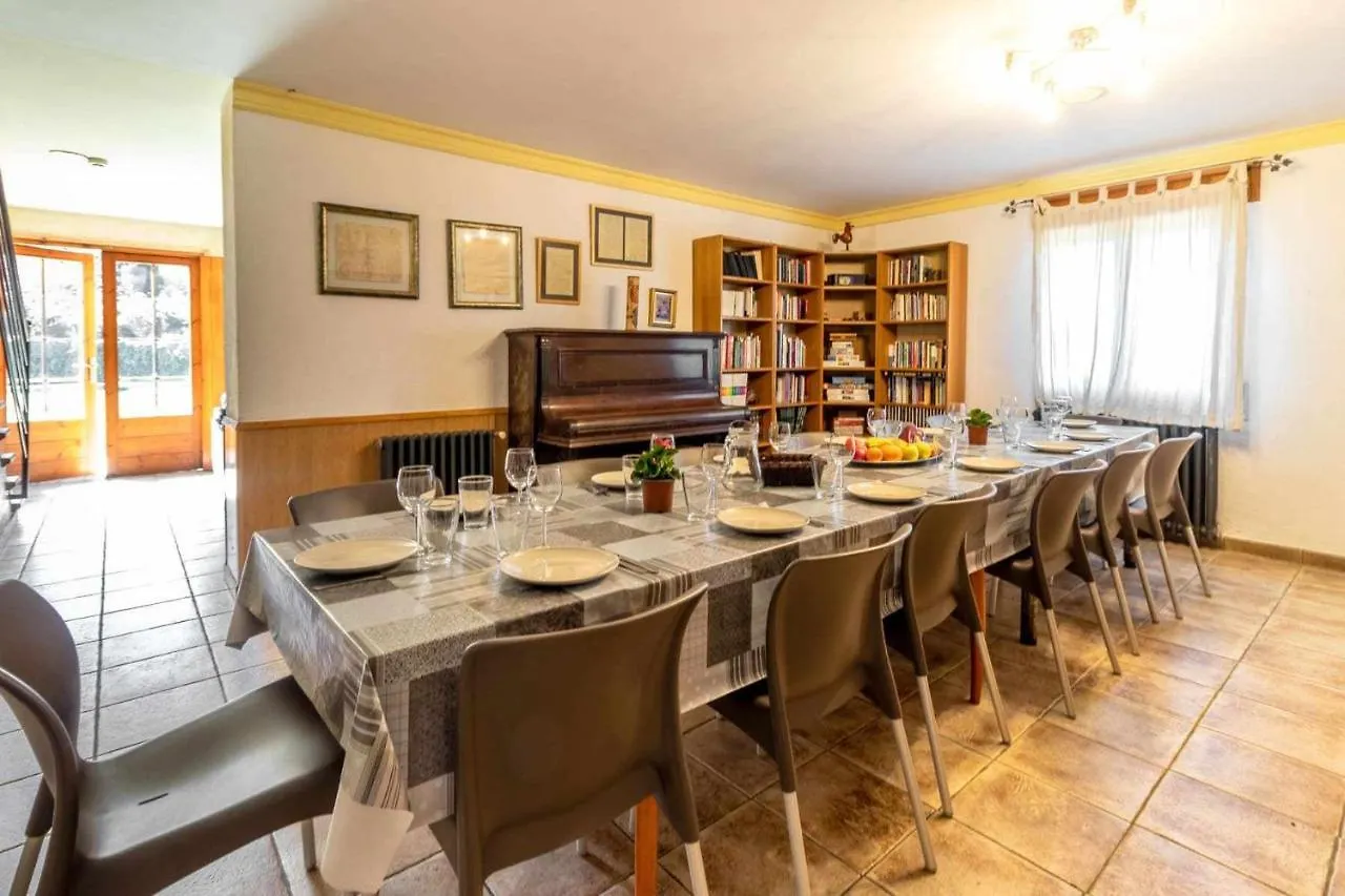 Can Salva Casa Rural En Magnifico Entorno Natural Gerona Сasa de vacaciones
